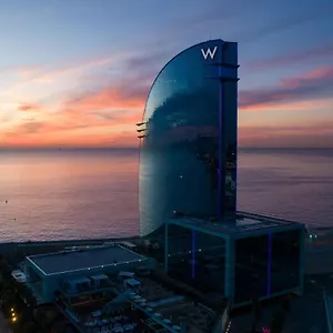 W Барселона